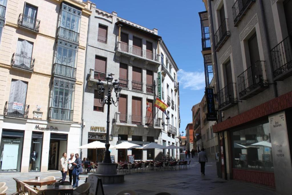 Hotel Rey Nino Ávila Buitenkant foto